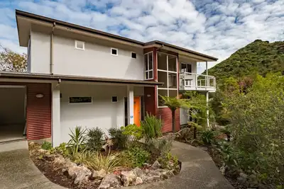 Image de Te Wharepuni - Tata Beach Holiday Home