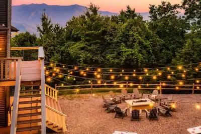 Image de Yard, Hot Tub, Game Room, Theater, Views, Fire Pit - Garrett Lodge