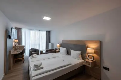 Image de Familienzimmer - Panorama Hotel in Neustadt an der Weinstraße