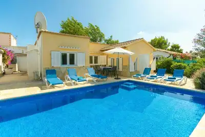 Image de Belle maison de vacances privée avec Wifi, piscine privée, climatisation, Tv et patio