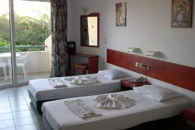 Image de Appartement pour 3 personnes avec piscine proche de la plage