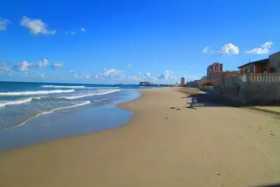 Image de Apartment with direct access to the beach