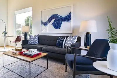 Image de Wine Country Guest Cottage with Vineyard Views and Gardens