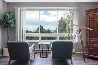 Image de Spacious, updated condo w/private balcony, A/C & lots of light - Marina Cay Retreat Flathead Lake
