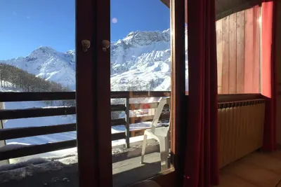 Image de Luxury three-room apartment in Cervinia Sci and Sauna, facing ski slopes.