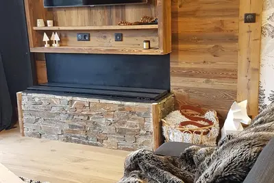 Image de 80 m2, ski in \/ out center Alpe d huez, luxury 8p 3bdrm 3bathroom 3 terraces with fireplace Spot