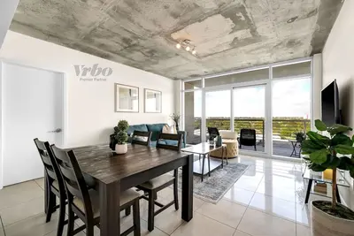 Image de Midblock Residences By Imd Miami Vacation Rentals 2br/2ba Free Parking