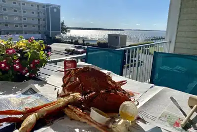 Image de Bayfront lg. Balcony, pool, sleeps 10; 5 min walk to beach. , next to conv ctr.