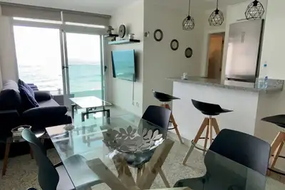 Image de Nice apartment with large terrace facing the sea