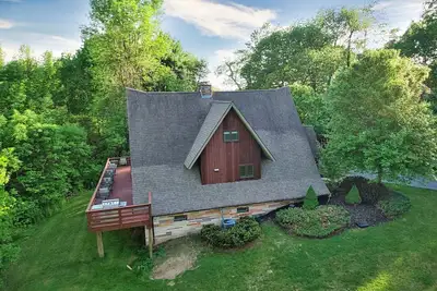 Image de Family and Dog Friendly Home near historic racetrack and downtown w/ a fire pit.