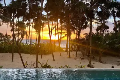 Image de Fully serviced luxury beachfront villa in Tulum\n\n