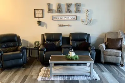 Image de Beautiful Newly Decorated Condo at Lands End