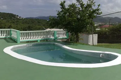 Image de Modern, convenient 1 bedroom apartment near Golf Course, Marina & Mall