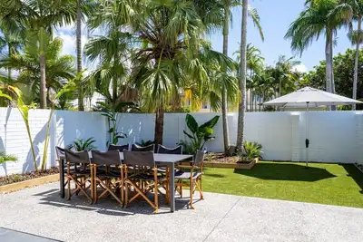 Image de Private Courtyard - Pets - Location - Air Con