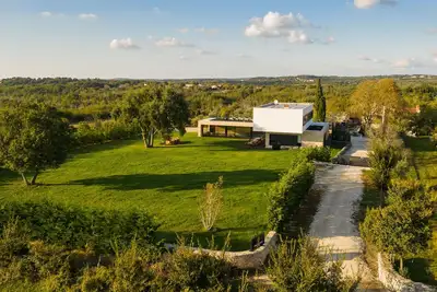Image de Yellow Tree Jurici Home & Spa with a large garden and indoor\/outdoor pool
