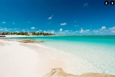 Image de New Listing 60 Second Walk to Grace Bay Beach! 1br, Lush Gardens! ! New Villa! !