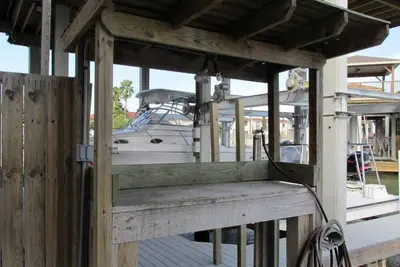 Image de Red Fish Condo B, with boat slips and pool.