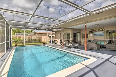 Miami Escape w\/ Private Oasis: 6 Mi to Beaches!