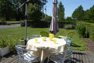 Image de Gîte Champêtre avec Piscine Chauffée, Cheminée, et Terrasse en Plein Sud