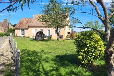 Image de Gîte tout confort près du circuit des 24 Heures, cadre verdoyant, étang clos, 6 pers. , lits faits