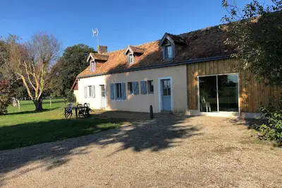 Image de Longère rénovée proche du Mans avec jardin et salle de jeux
