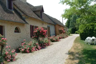 Image de Gîte rénové en campagne, 3 ch. , terrain 5000m², proche randonnées et Le Mans!