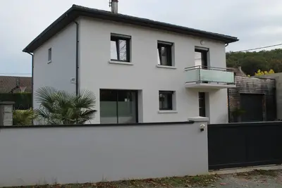 Image de Maison Grand Confort De Style Contemporain Avec Piscine PRIVÉE CHAUFFÉE