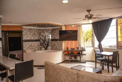 Image de 4 Bedroom Combo 2 Apartments 2 hot tubs