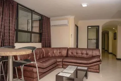 Image de 3 Bedroom Ac Hot tub balcony 2 blocks from lleras!