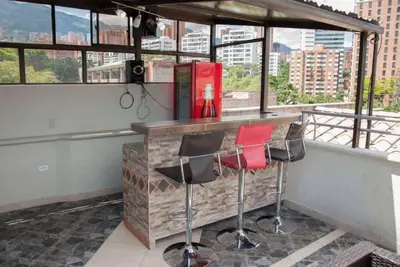 Image de 12 Bedroom Building Including the Private Roof security Can have guests