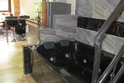 Image de One Bedroom loft Ac Hot Tub