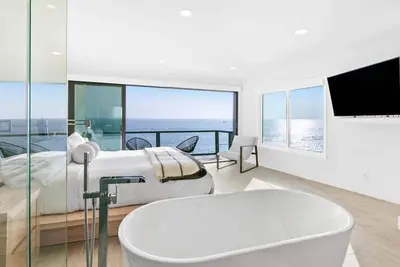 Image de Aquazzura - By Stay Awhile Villas