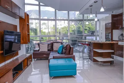 Image de 5 Bedroom Combo Ph 3 Bedroom roof top Hot tub Lleras and a 2 Bedroom 2 floors below.
