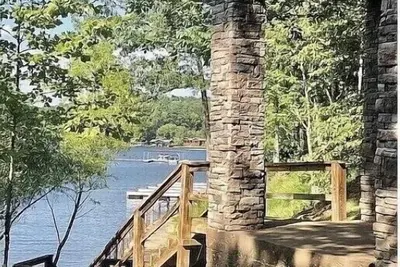 Image de Waterfront house, Minutes to Auburn, Boat slip.