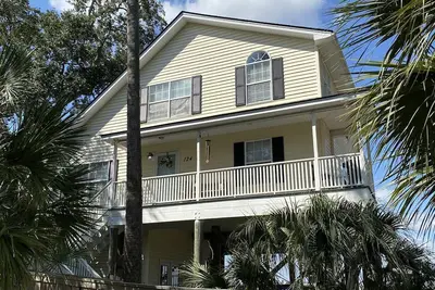 Image de River view, dock, walk to beach!