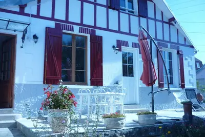 Image de Les charmettes, villa avec jardin et terrasse plein sud
