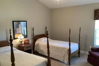 Image de Designer Home near Brownwood Town Center and golf and Pools