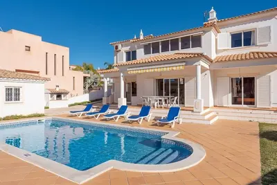 Villa Guita - Incredible location, Galé, short walk to beach, restaurants, shops