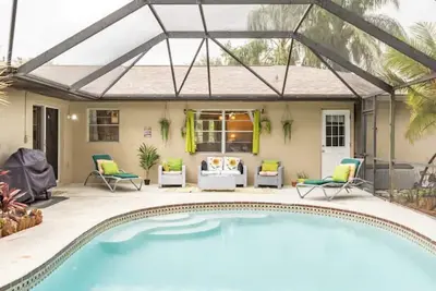 Image de The Rustic Retreat: Heated Pool, Movie Theater, Event Rental! !