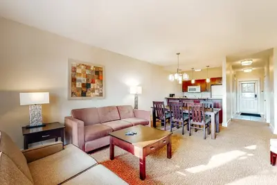Image de Convenient Dog-Friendly Condo w\/Patio, Free WiFi, and Private Washer\/Dryer
