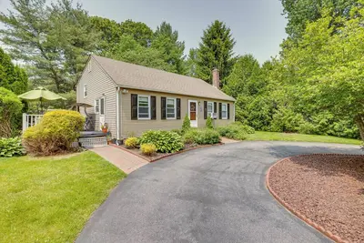 Image de Ideal Narragansett Location w/ Furnished Deck!