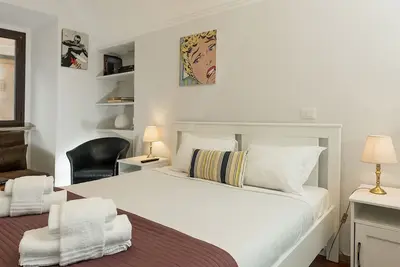 Image de Minerva in Pantheon apartment