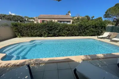 Image de Villa  Spiaggia 5 personnes, piscine partagée entre mer et montagne.