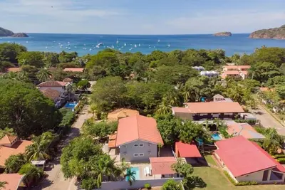 Flat 4 · ★ Flat 4 - Modern 2 Br 2 Bath - 300m from beach ★