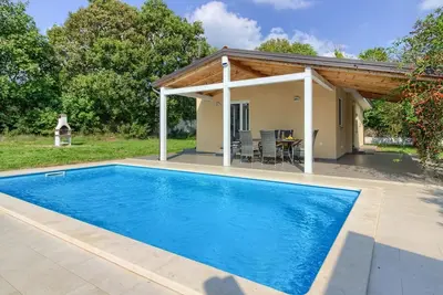Image de Maison de vacances Pula pour 1 - 6 personnes avec 3 chambres Ă coucher - Maison de vacances