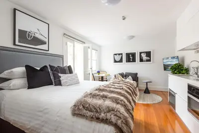Image de Designer Studio in Grand Manor 20 min From Sydney