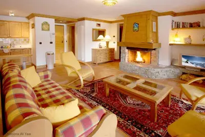 Image de L’appartement Résidence des Alpes 302 est un hébergement spacieux de 2 chambres et 2 salles de bain,