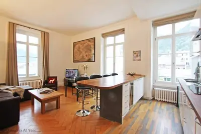 Image de Alpine Museum est un appartement élégant avec 2 chambres et 2 salle de bain, idéal pour 4 personnes.