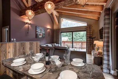 Image de Chalet des Amis appartement 2 est une appartement Ă Chamonix, en centre-ville, 3 chambres, 3 salles