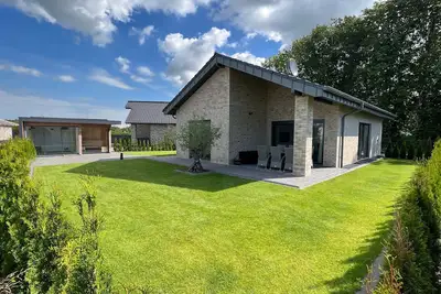 Image de Beautiful holiday home with sauna on Lake HarkebrĂĽgger near Oldenburg